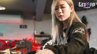 Biker girl gets a huge load of cum in her pink pussy - Psychoporn