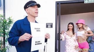 The guy met hotties at the airport and fucked them in a limo ????