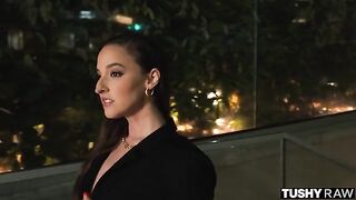 Bubble-Butt Baddie Gets Her Ass Pounded