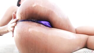 HardX - Sophia Leone - 18 flowers Latin Booty