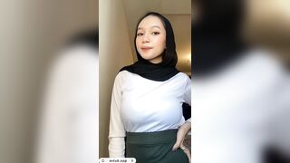 Beautiful Indonesian Hijab Girl 
