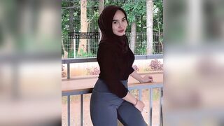 Bokep Indo Gangbang , Hijab Tobrut Murahan Mabok Di Gilir 5 Orang